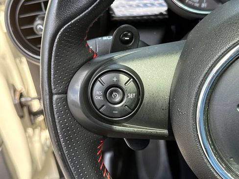 Used 2019 MINI Cooper S w/ Signature Upholstery Package FWD image 11