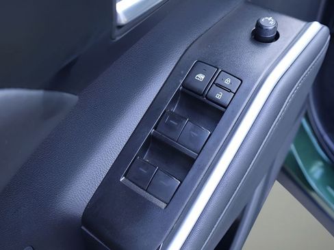 Certified 2025 Toyota Highlander XLE image 12