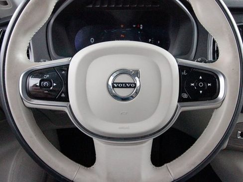 Certified 2024 Volvo XC90 B6 Plus image 17