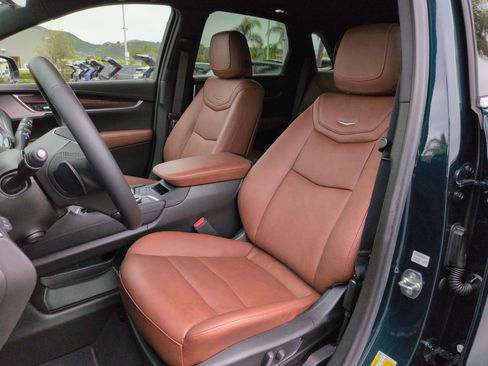 Used 2026 Cadillac XT5 Premium Luxury image 16