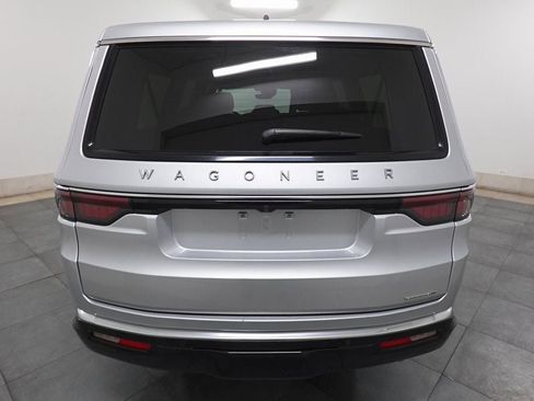 Used 2024 Jeep Wagoneer L Series II w/ Flexible Seating Group image 4