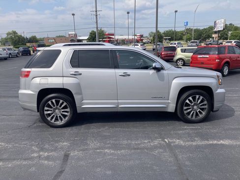 Used 2017 GMC Terrain Denali image 2