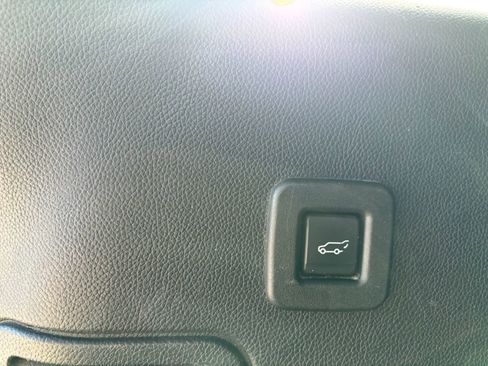 Used 2016 Ford Expedition EL Platinum image 19