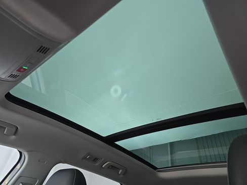 Used 2024 Volkswagen Taos SEL image 29