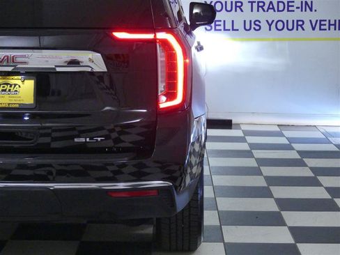 Used 2021 GMC Yukon XL SLT AWD/4WD image 36