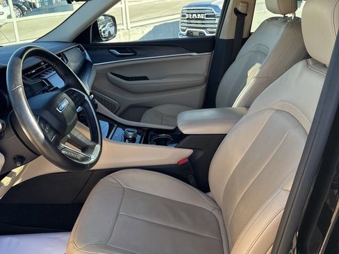 Used 2022 Jeep Grand Cherokee L Limited w/ Luxury Tech Group II image 11