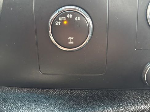 Used 2008 GMC Sierra 1500 SLE w/ Z71 Off-Road Package image 19