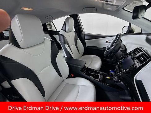 Used 2022 Toyota Prius XLE image 24