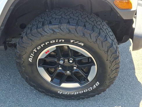Used 2021 Jeep Wrangler Unlimited Rubicon AWD/4WD image 9