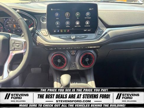 Used 2025 Chevrolet Blazer RS FWD image 29