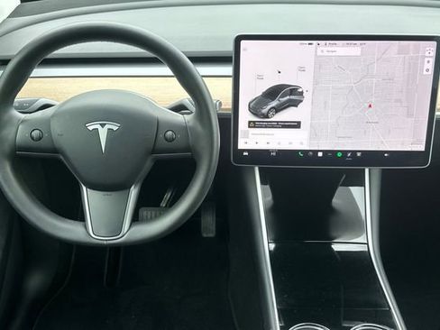 Used 2020 Tesla Model Y Long Range image 12