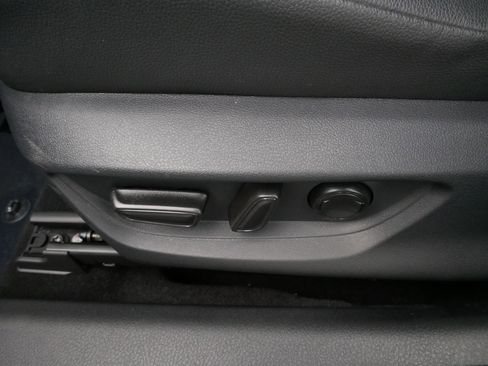 Used 2025 Toyota Camry XLE image 20