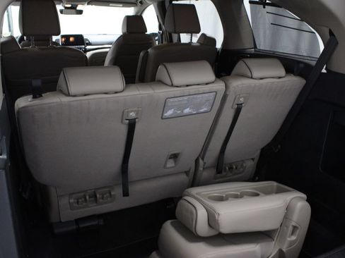 Used 2023 Honda Odyssey Elite image 17