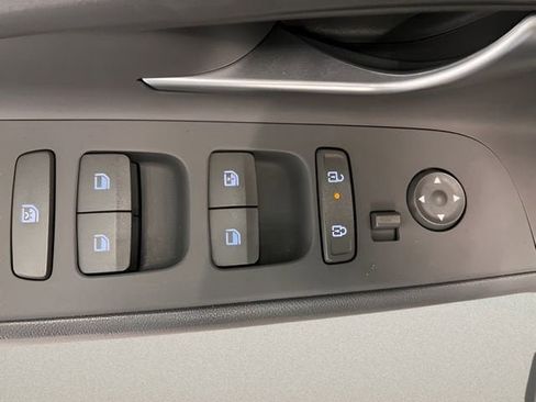 Used 2025 Hyundai Elantra SEL FWD image 11