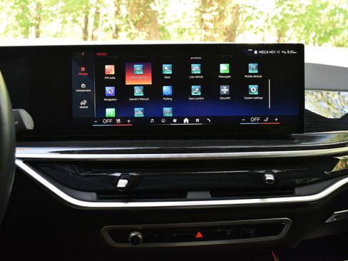 Used 2024 BMW X5 sDrive40i w/ M Sport Package RWD image 37