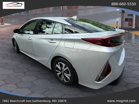 Used 2017 Toyota Prius Prime Premium FWD image 9