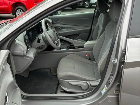 Used 2023 Hyundai Elantra SEL w/ Convenience Package FWD image 21