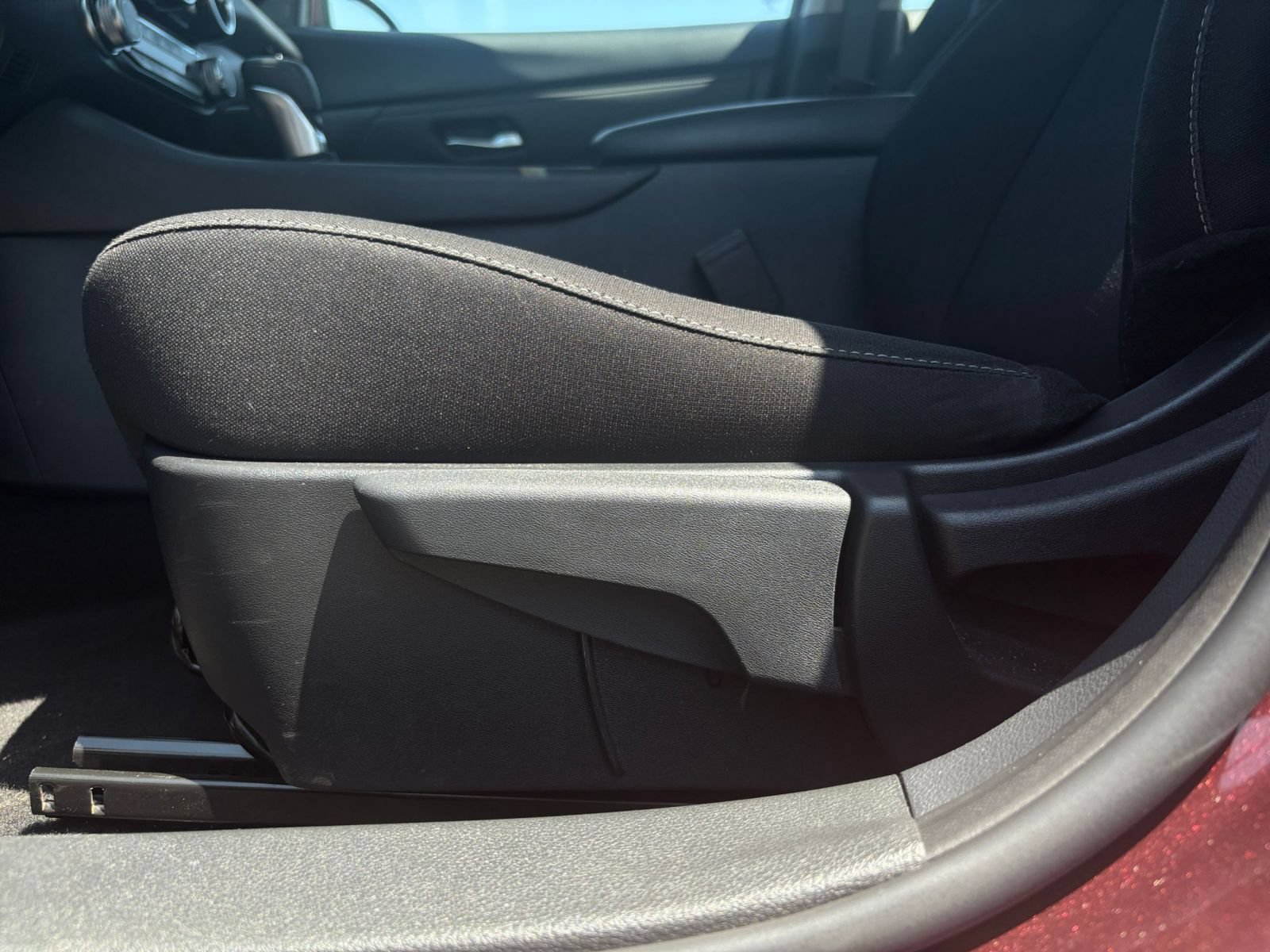 Used 2025 Nissan Sentra SV FWD image 22