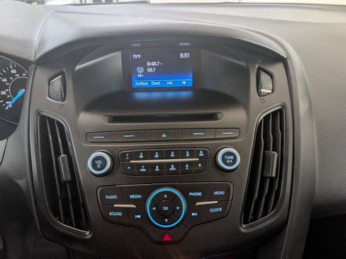 Used 2016 Ford Focus SE FWD image 10