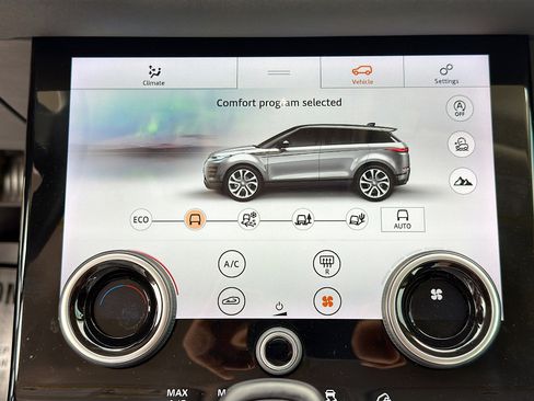 Used 2020 Land Rover Range Rover Evoque SE image 33