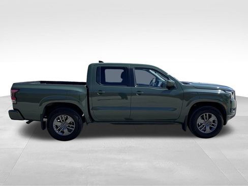 Used 2025 Nissan Frontier SV RWD image 6