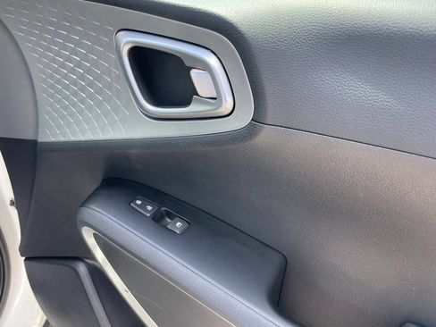 Used 2020 Kia Soul LX FWD image 30