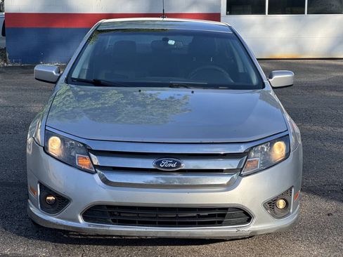 Used 2010 Ford Fusion SE FWD image 2