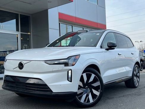 Used 2025 Volvo EX90 Ultra image 18