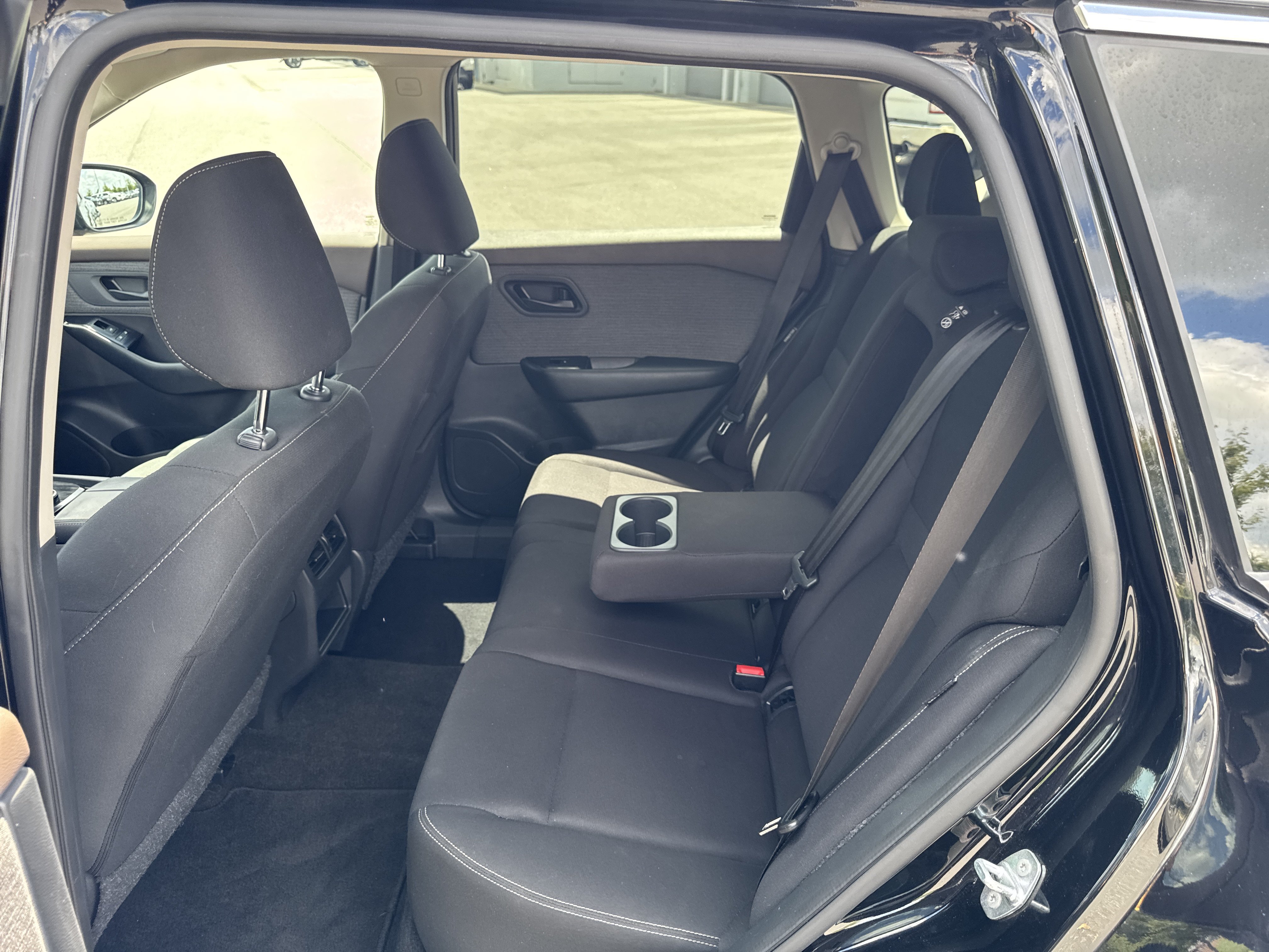 Used 2023 Nissan Rogue S AWD/4WD image 33