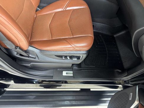 Used 2020 Cadillac Escalade Premium Luxury image 43