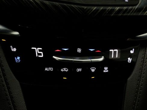 Used 2025 Cadillac XT6 Premium Luxury image 33