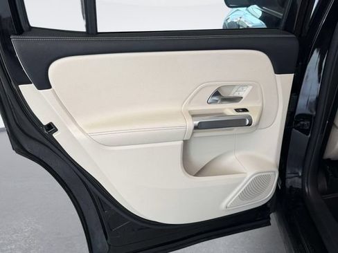 Certified 2023 Mercedes-Benz GLB 250 4MATIC image 11