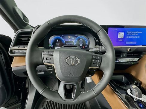 New 2025 Toyota Crown Signia Limited image 11