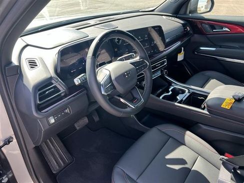 Used 2026 Chevrolet Traverse Z71 w/ Enhanced Driving Package image 9