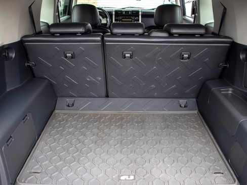 Used 2008 Toyota FJ Cruiser 4WD image 15