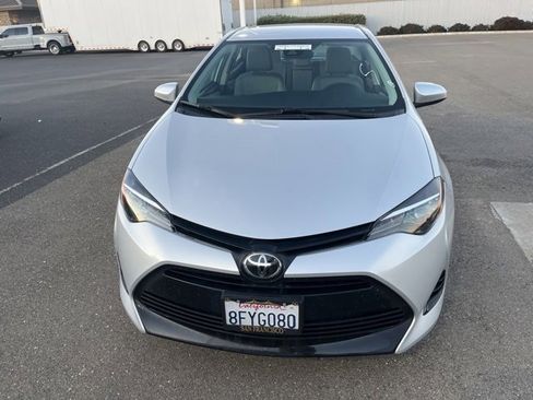 Used 2019 Toyota Corolla LE image 2