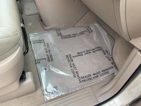 Used 2016 Chrysler Town & Country Touring w/ Driver Convenience Group image 48