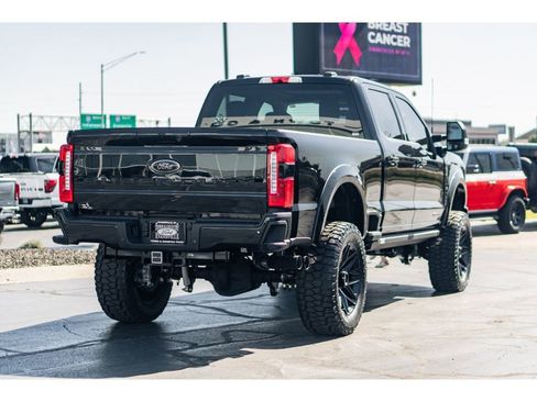 Used 2025 Ford F250 XLT w/ Black Appearance Package image 4