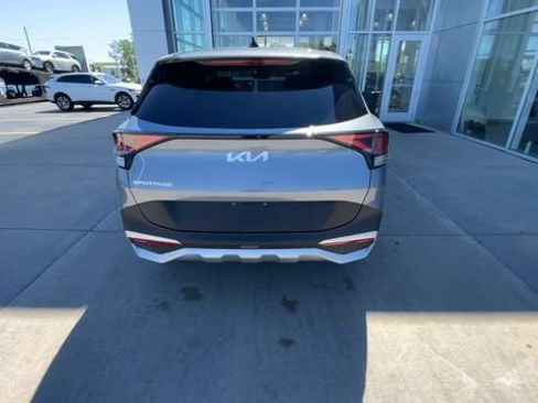 Used 2025 Kia Sportage LX FWD image 9