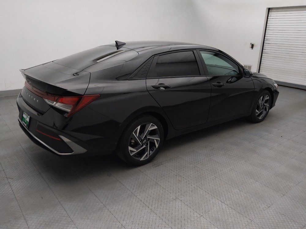 Used 2025 Hyundai Elantra Sport FWD image 10