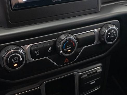 Used 2020 Jeep Wrangler Sport AWD/4WD image 9
