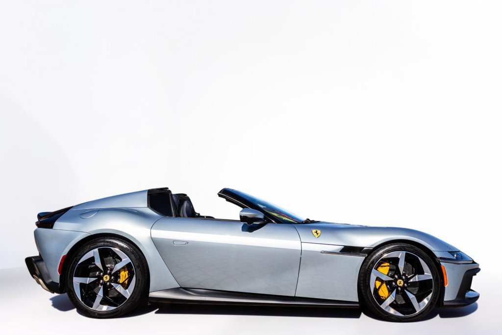 Certified 2026 Ferrari 12Cilindri Spider RWD image 3