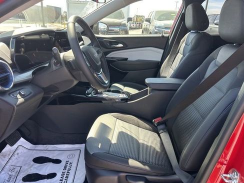 New 2026 Chevrolet Trax LT w/ Driver Confidence Package image 15