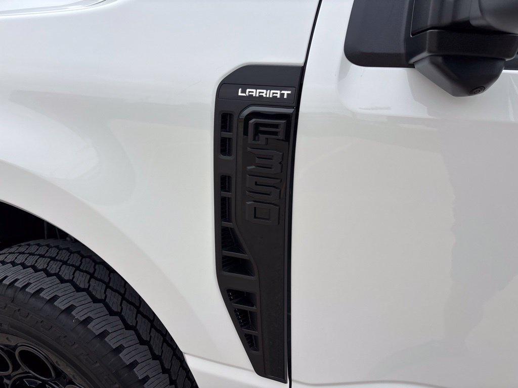New 2027 Ford F350 Lariat w/ Black Appearance Package AWD/4WD image 15