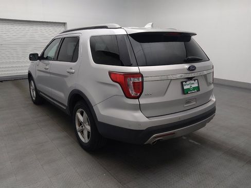 Used 2016 Ford Explorer XLT w/ Equipment Group 201A FWD image 5