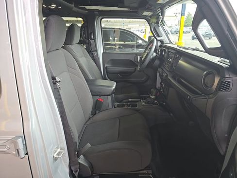 Used 2023 Jeep Wrangler Unlimited w/ Sun & Screen Package AWD/4WD image 5