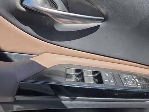 Used 2022 Lexus ES 350 w/ Premium Package FWD image 10