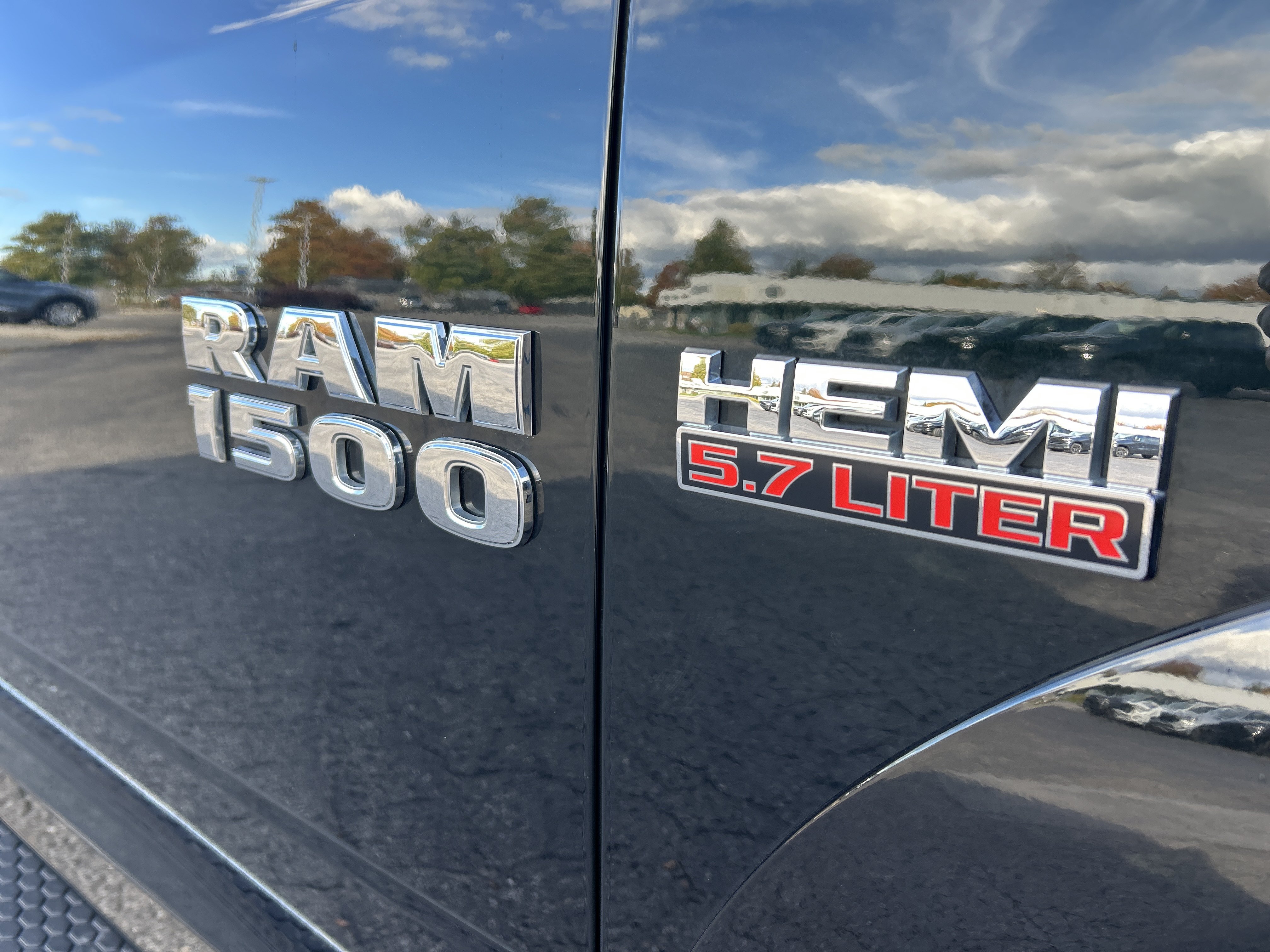 Used 2015 RAM 1500 Laramie w/ Convenience Group AWD/4WD image 26
