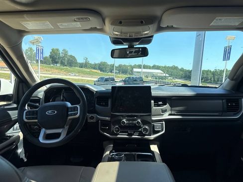 Used 2022 Ford Expedition XLT RWD image 12
