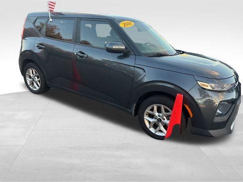 Used 2020 Kia Soul S image 2